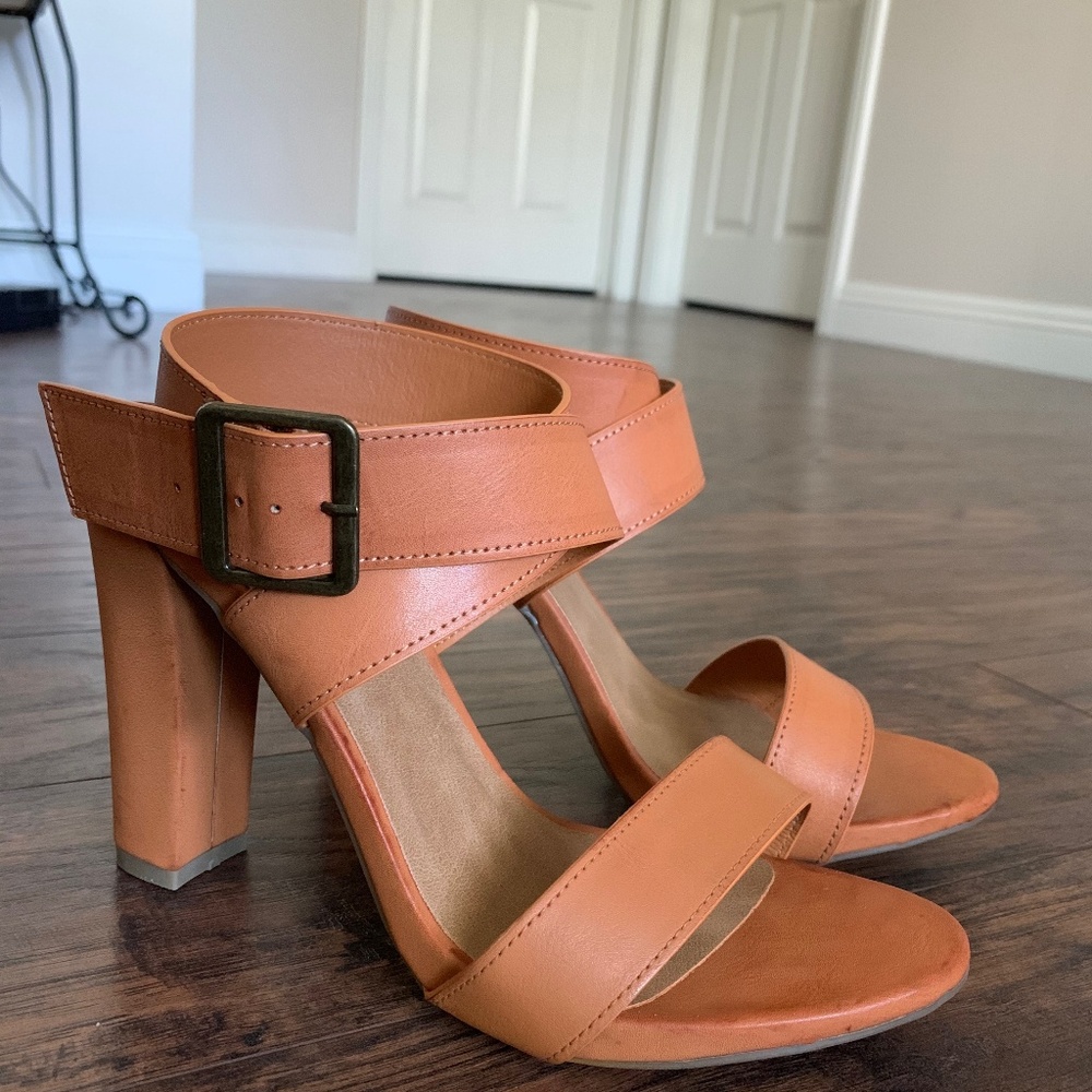 Tan Cross-Strapped Sandals